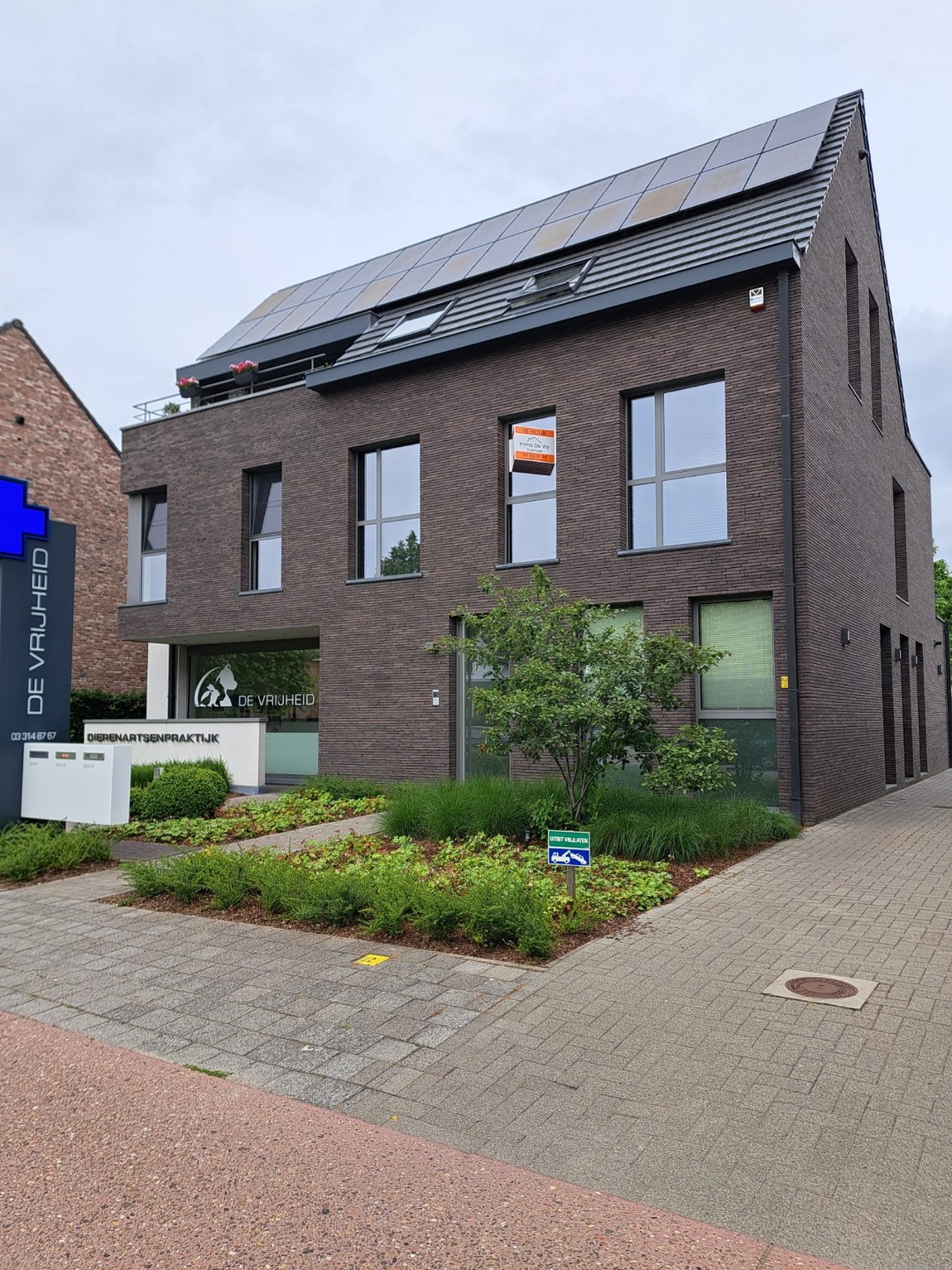 Een mooi afgewerkt appartement op de eerste verdieping met terras en lift - foto 3