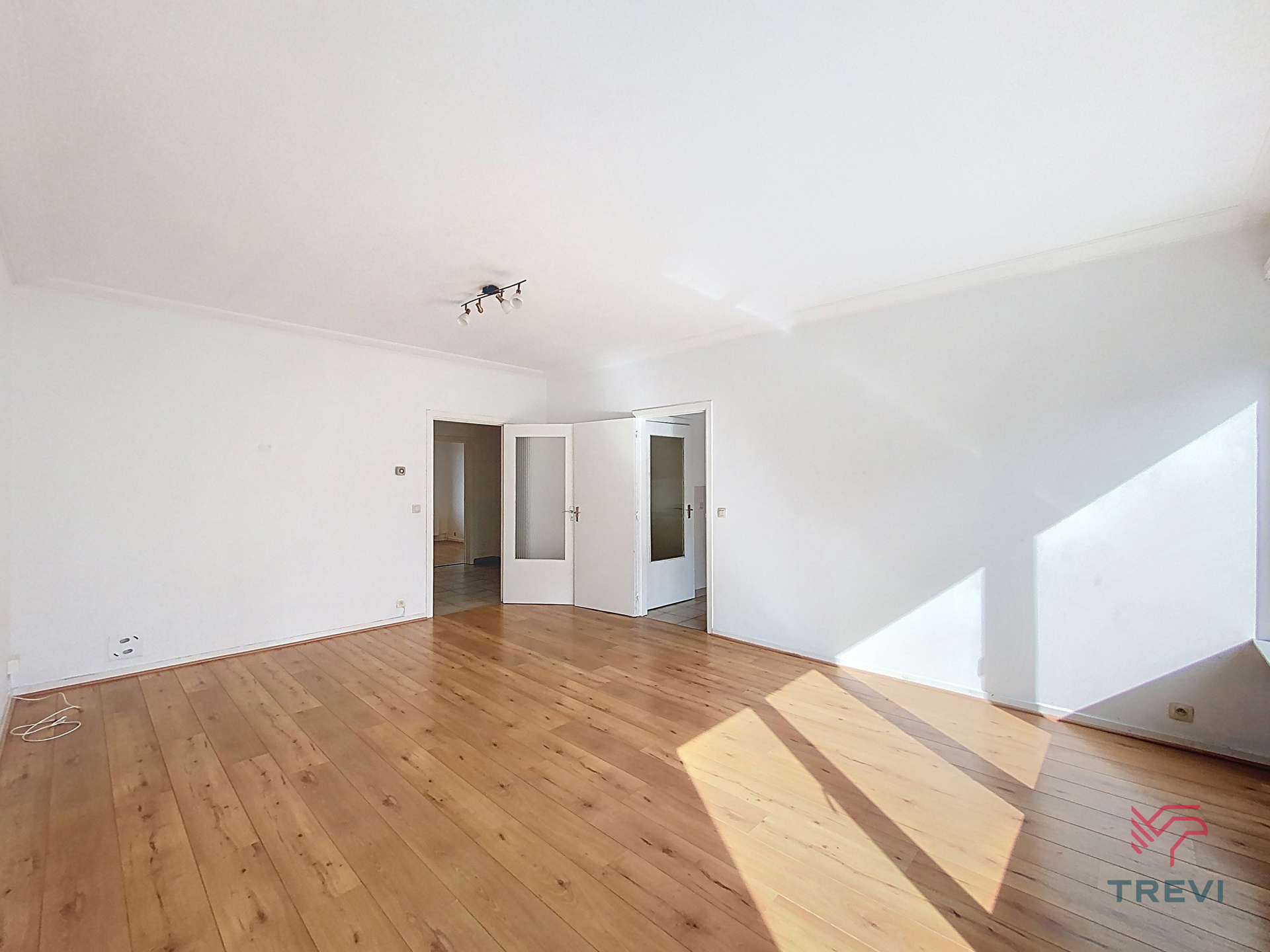 Appartement met 2 slaapkamers en parkeerplaats - foto 3