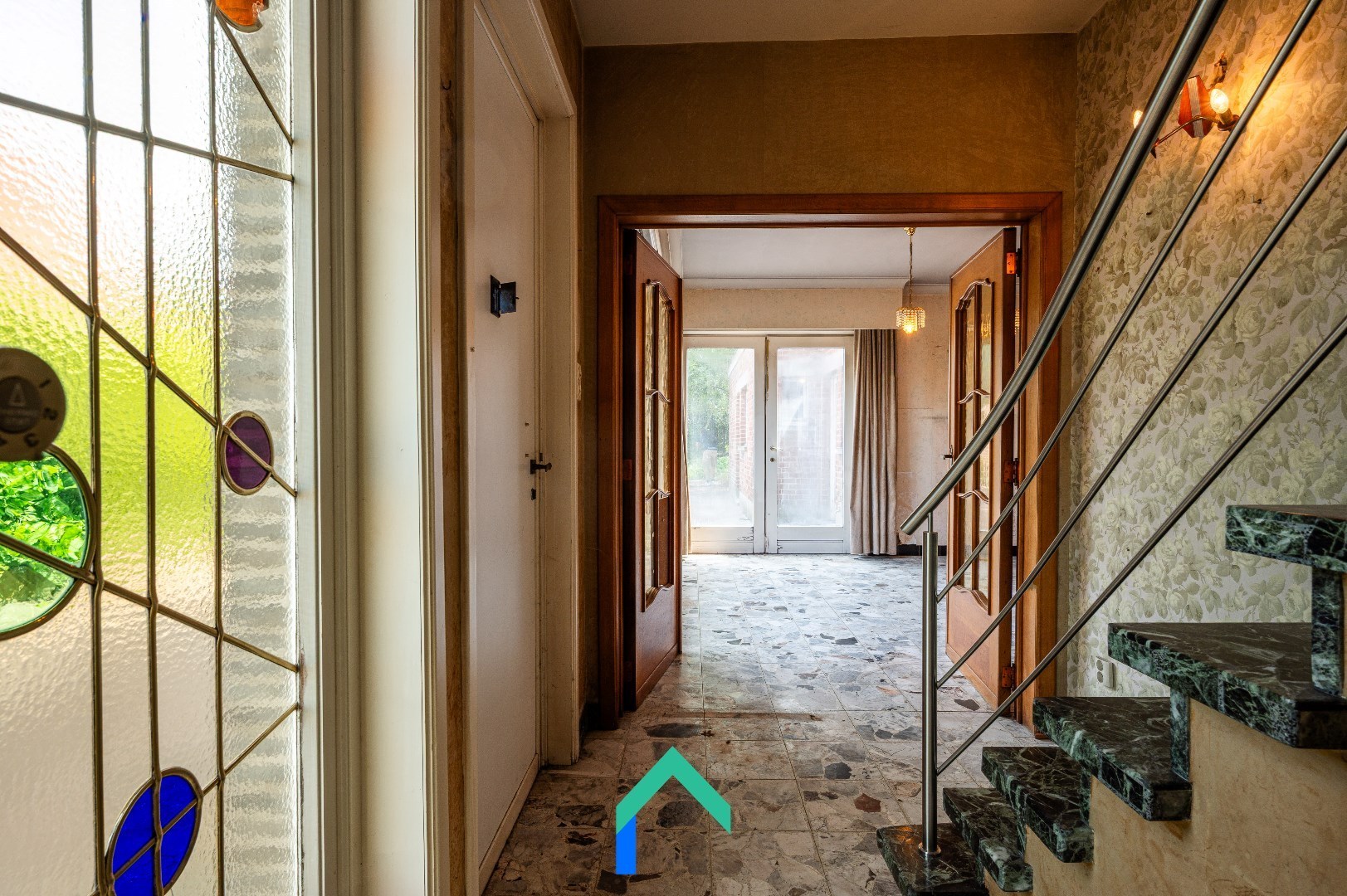 Te renoveren woning op ruim perceel met magazijn in Wetteren - foto 4