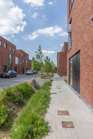 Ligging en omgevingDeze nieuwbouwwoning ligt in Mariakerke en is omringd met water, wandel en fietspaden en heeft een uiterst goede omsluiting, met...