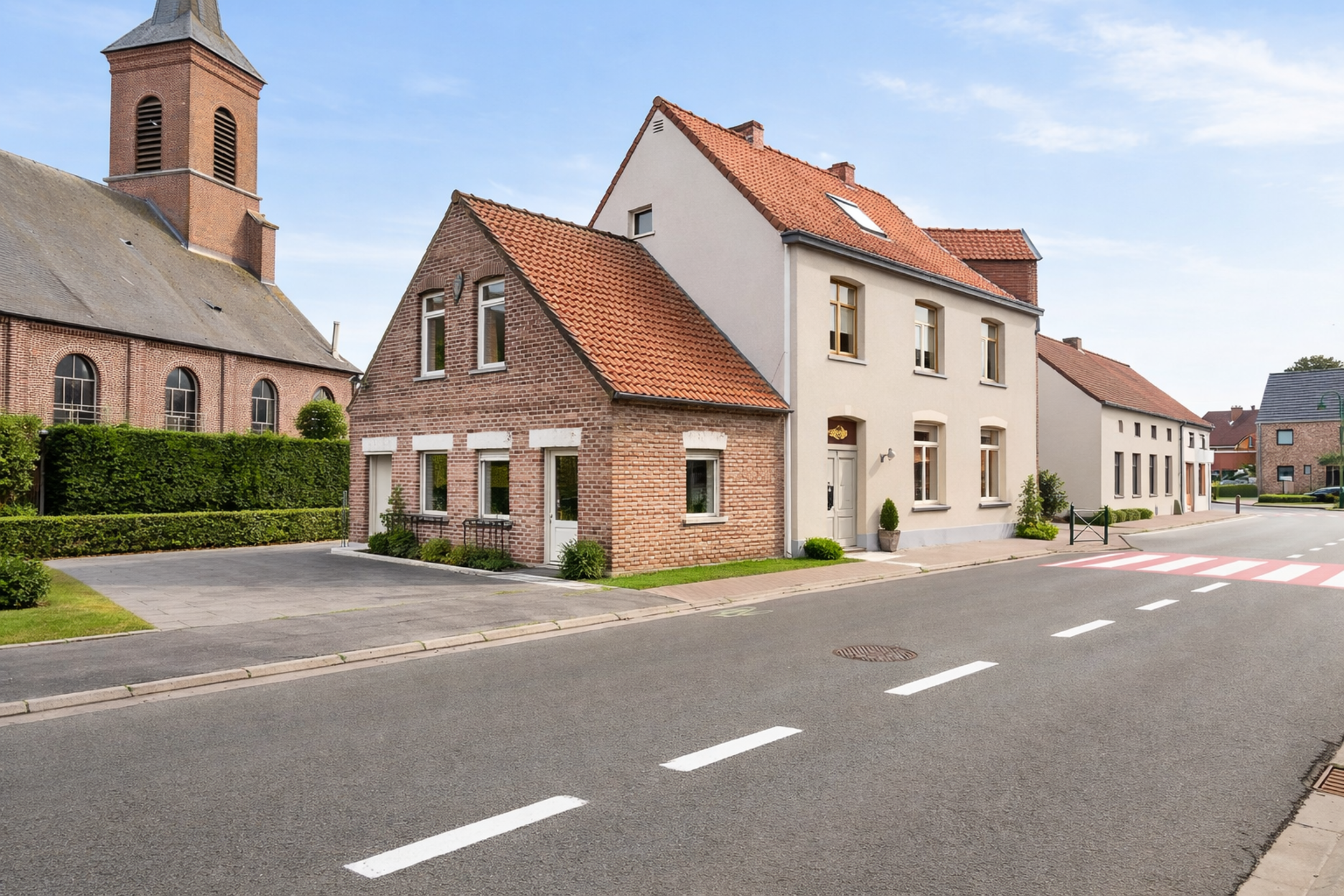 Goedgelegen opbrengsteigendom: handige handelsruimte & 2 app - foto 1