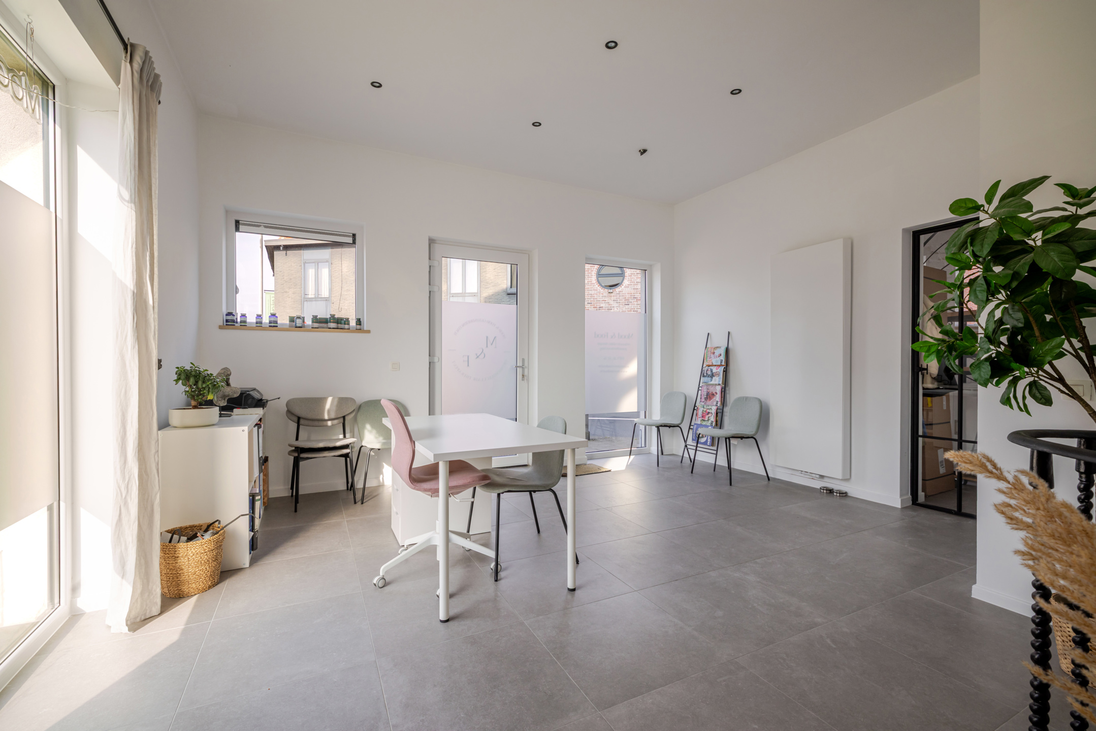 Gerenoveerde woning met handelsfunctie te koop in Zwijnaarde - foto 4