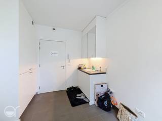 Deze moderne studentenunit is gelegen in de Vlasgaardstraat 60 te Gent, op een centrale en strategische locatie op fietsafstand van verschillende faculteiten van de Universiteit Gent en diverse hogescholen. Dankzij de uitstekende ligging vormt deze unit een interessante opportuniteit voor ouders van studerende kinderen, maar ook voor investeerders die op zoek zijn naar een verhuurinvestering in de Gentse studentenmarkt.<br /><br />Het studentengebouw is praktisch en eigentijds ingericht. De gemeenschappelijke delen beschikken over sanitaire voorzieningen, toiletten, keukens en een fietsenstalling, waardoor de bewoners kunnen genieten van alle nodige faciliteiten binnen het gebouw.<br /><br />Er is een gemeenschappelijke tuin en overdekte fietsenstalling aanwezig, afgesloten met een automatische poort met toegangscode.<br /><br />De studio wordt momenteel verhuurd aan € 465 per maand en biedt hierdoor een onmiddellijke verhuuropbrengst voor de nieuwe eigenaar. De combinatie van de centrale ligging, de nabijheid van onderwijsinstellingen en de huidige verhuur maakt dit een interessante investering in studentenhuisvesting in Gent.<br /><br />Wenst u meer info en/of een bezoek? Contacteer dan Benjamin De Wit of Philippe Claesens (0473970880 / 0474823144 - benjamin@rosseel.be / philippe@rosseel.be)