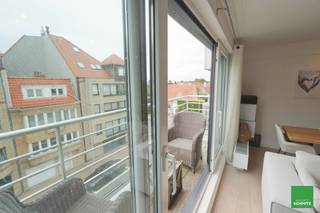 (ongemeubeld) Zonnig appartement in een recente residentie voorzien van een hoogwaardige afwerking. Indeling: Inkom, grote leefruimte met...