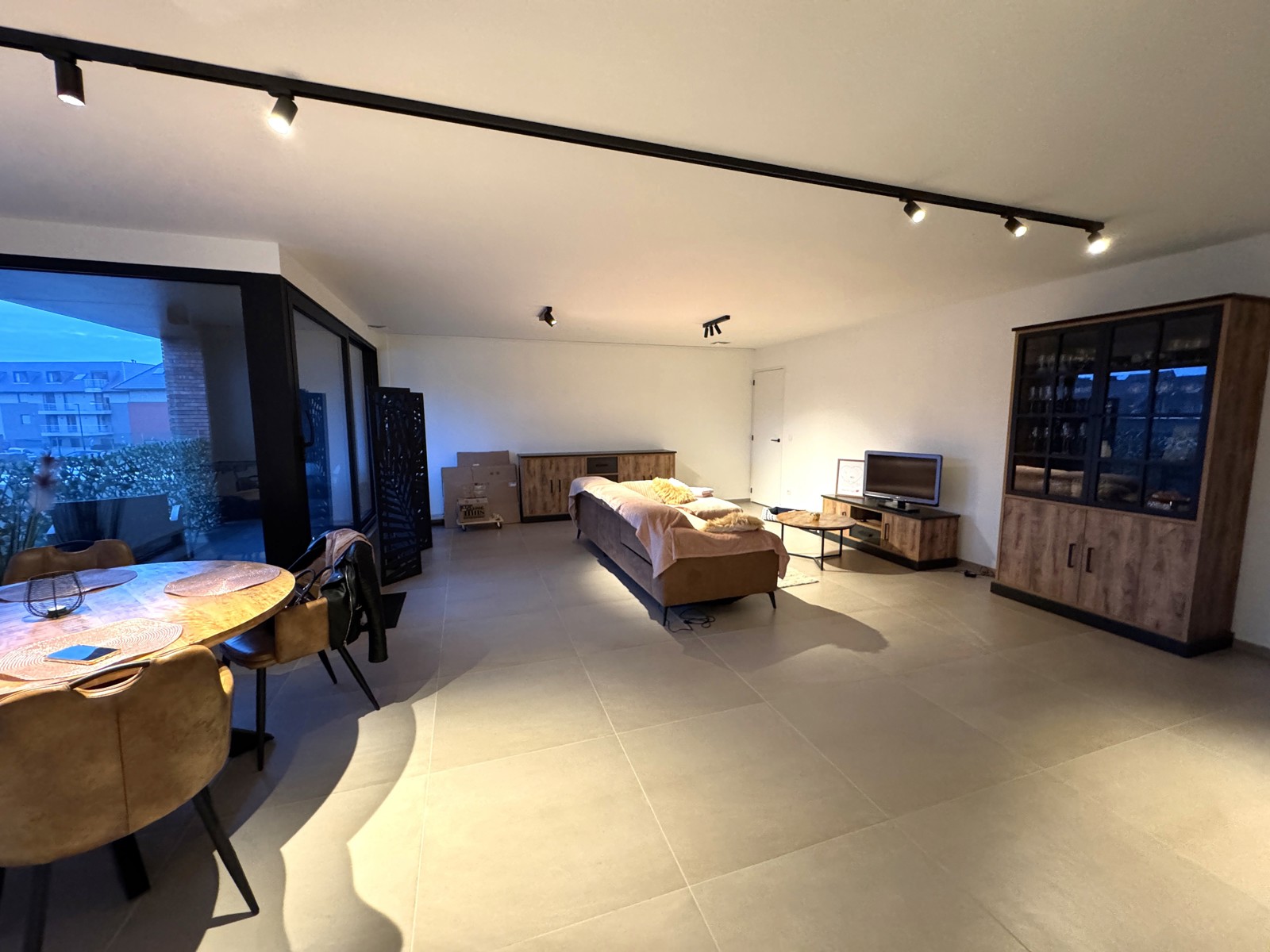 PRACHTIG APPARTEMENT MET TERRAS NABIJ CENTRUM OOSTROZEBEKE - foto 3