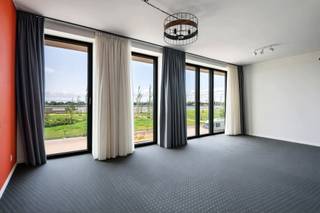 In het moderne nieuwbouwproject aan het vernieuwde Nieuw Zuid in Antwerpen bevindt zich deze kwalitatieve studio van ca. 45 m², met een...