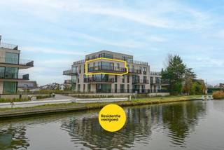In Oudenburg bevindt zich dit stijlvolle nieuwbouwappartement met twee slaapkamers, ontworpen voor wie houdt van modern comfort en een...