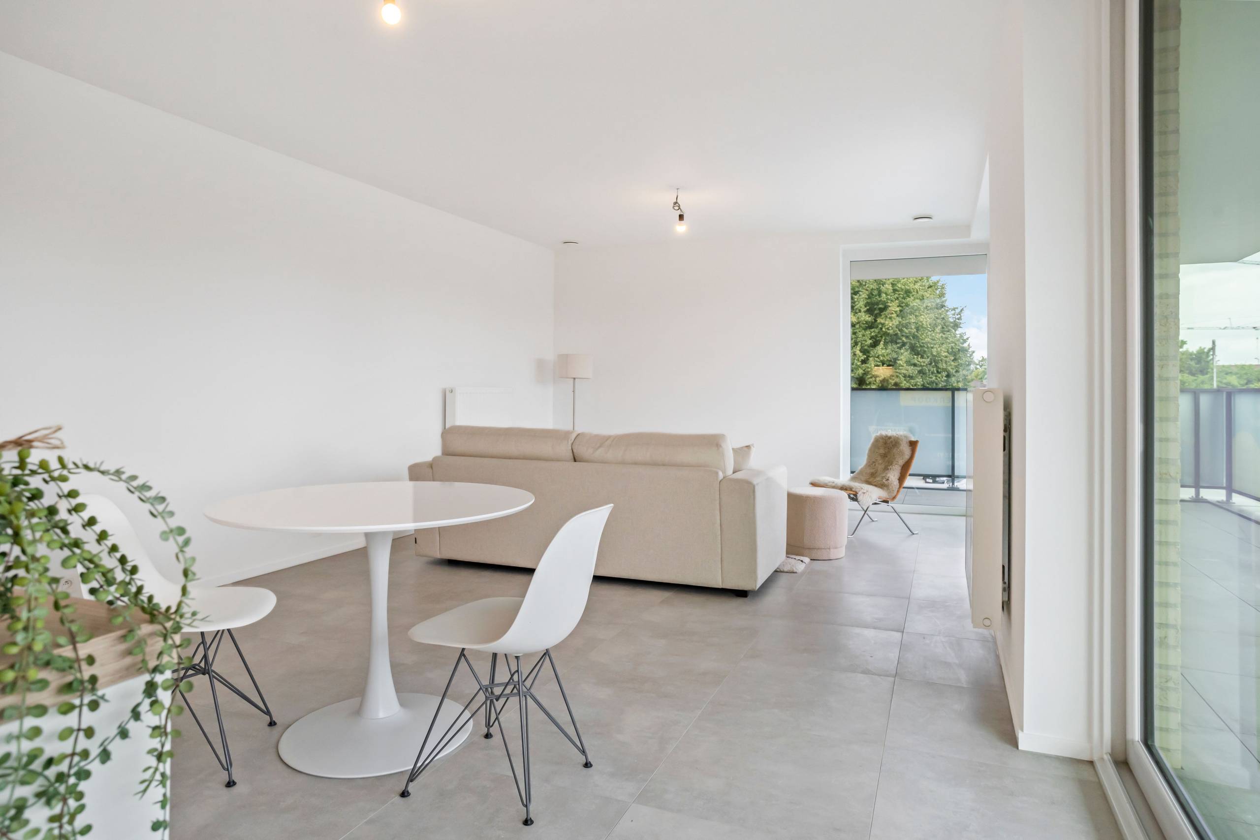 Ruim appartement met groot terras in centrum Diksmuide te koop - foto 4