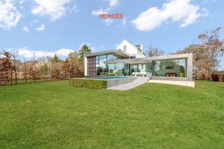 Met veel plezier stellen wij u deze unieke villa voor in Erps-Kwerps: villa ‘Les Sorbiers’, waar karakter, geschiedenis en hedendaags...