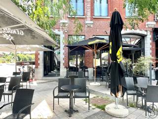 TOP LOCATION (near the STATION and in the CITY CENTER) for this SUCCESSFUL HORECA BUSINESS. Recent build, high-quality industrial finish, READY TO MOVE IN. LARGE TERRACE, located near the STATION and in the CITY CENTER. LOTS OF POTENTIAL!