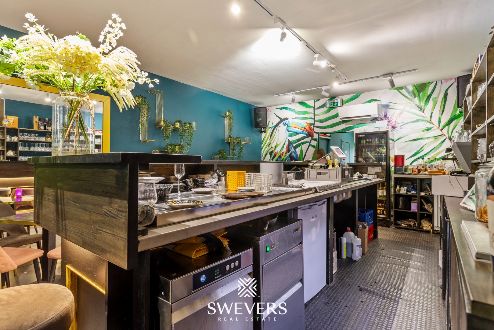 Investeringspand met huurder handelsruimte in hartje Tessenderlo, 97m², plus terras, tuinzone en parkeerplaats. - foto 4