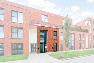 [[ DIT PAND NEEMT DEEL AAN DE ERA OPEN HUIZEN DAG OP 13/6 VAN 9:30 TOT 10:30 ]]Op een uitstekende locatie in de Londenstraat 3 te Gent bevindt zich...
