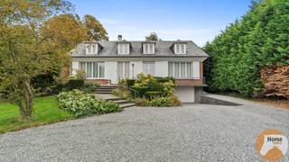 PECQ - Ruime gezinswoning met bijgebouw op +- 44areDeze charmante woning ligt in een rustige, landelijke omgeving in Pecq en biedt heel wat ruimte en...