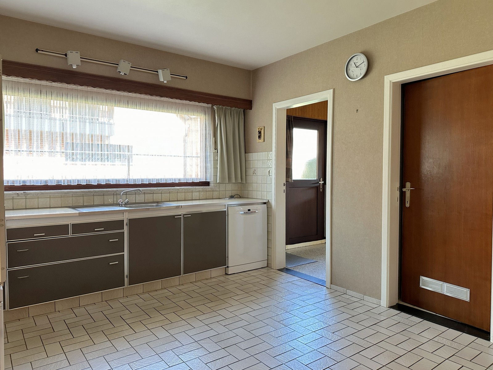 Vrijstaande woning met alle voorzieningen op het gelijkvloers! - foto 5