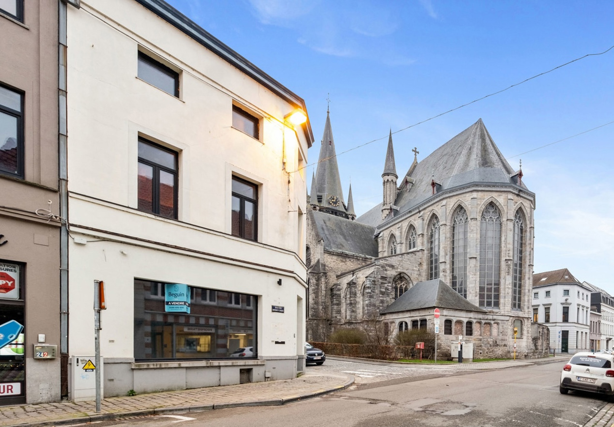 Gerenoveerd opbrengsteigendom met restaurant en wooneenheden - foto 3