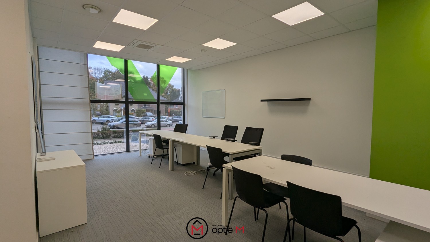 Instapklaar kantoor te koop in Genk – centrale ligging met parkeergelegenheid - foto 2