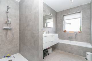 Dit prachtige appartement bevindt zich in een kleinschalig woonproject, gelegen aan een natuurgebied, en biedt een ideale combinatie van...