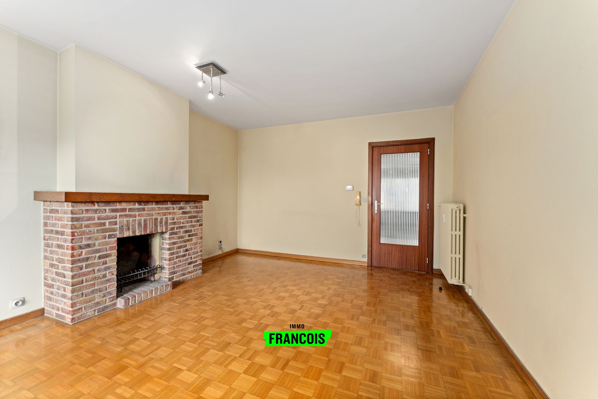 Centraal gelegen appartement met 2 slaapkamers en garage te Roeselare - foto 4