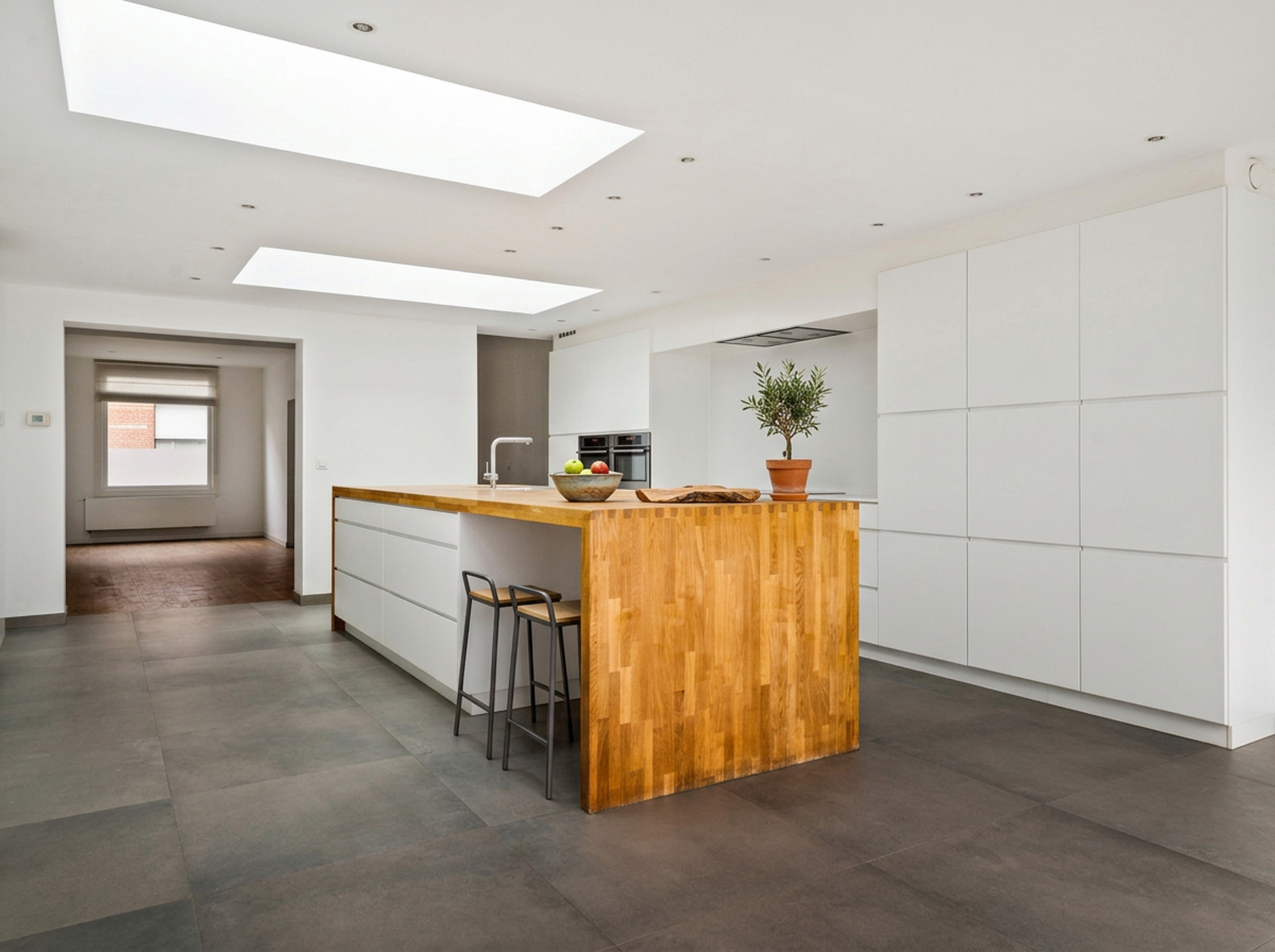 Knap gerenoveerde woning met zonninge tuin nabij het centrum - foto 5