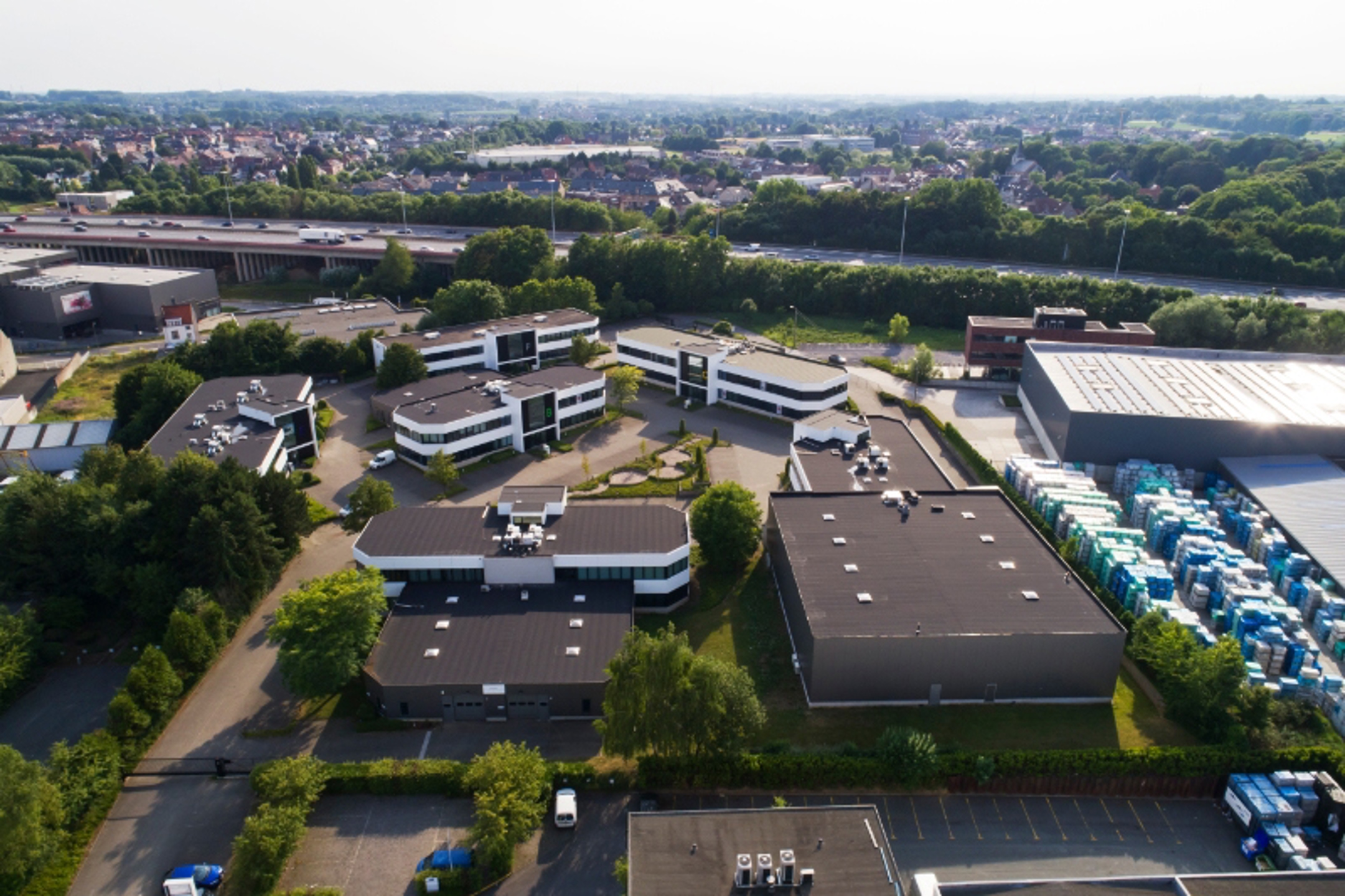 Kantoren te huur vlakbij het station van Groot-Bijgaarden. - foto 4