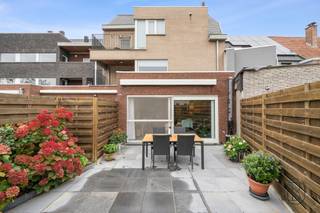 Recent en perfect instapklaar appartement met zuidgericht terras, garagebox en parkeerplaats, centraal gelegen in een aangename buurt! Dit...