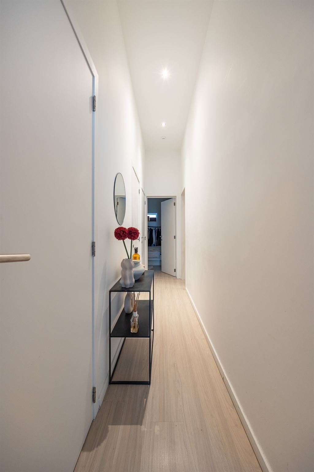 Instapklaar gelijkvloers appartement met stadskoer - foto 5