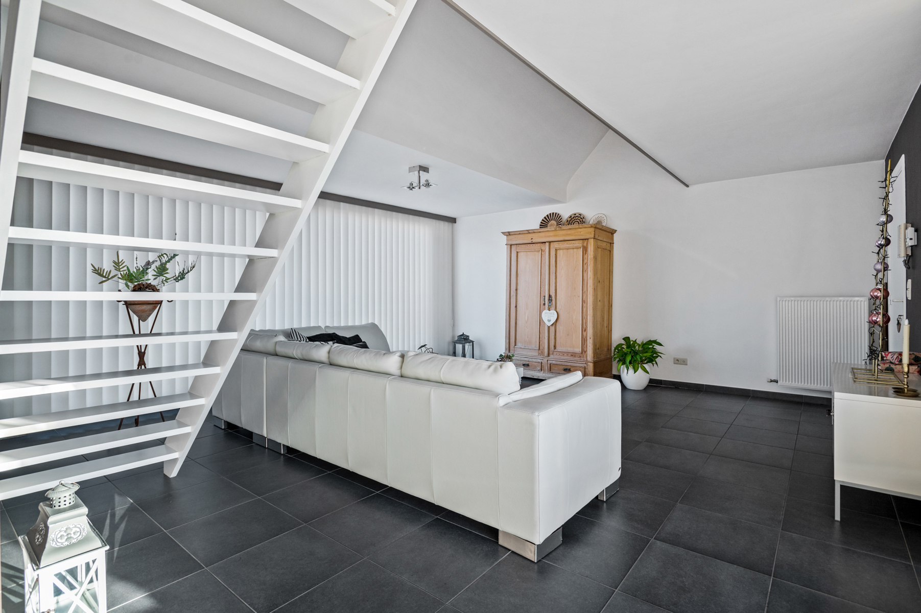 Lichtrijk dakappartement in hartje Sint-Lenaarts - foto 4