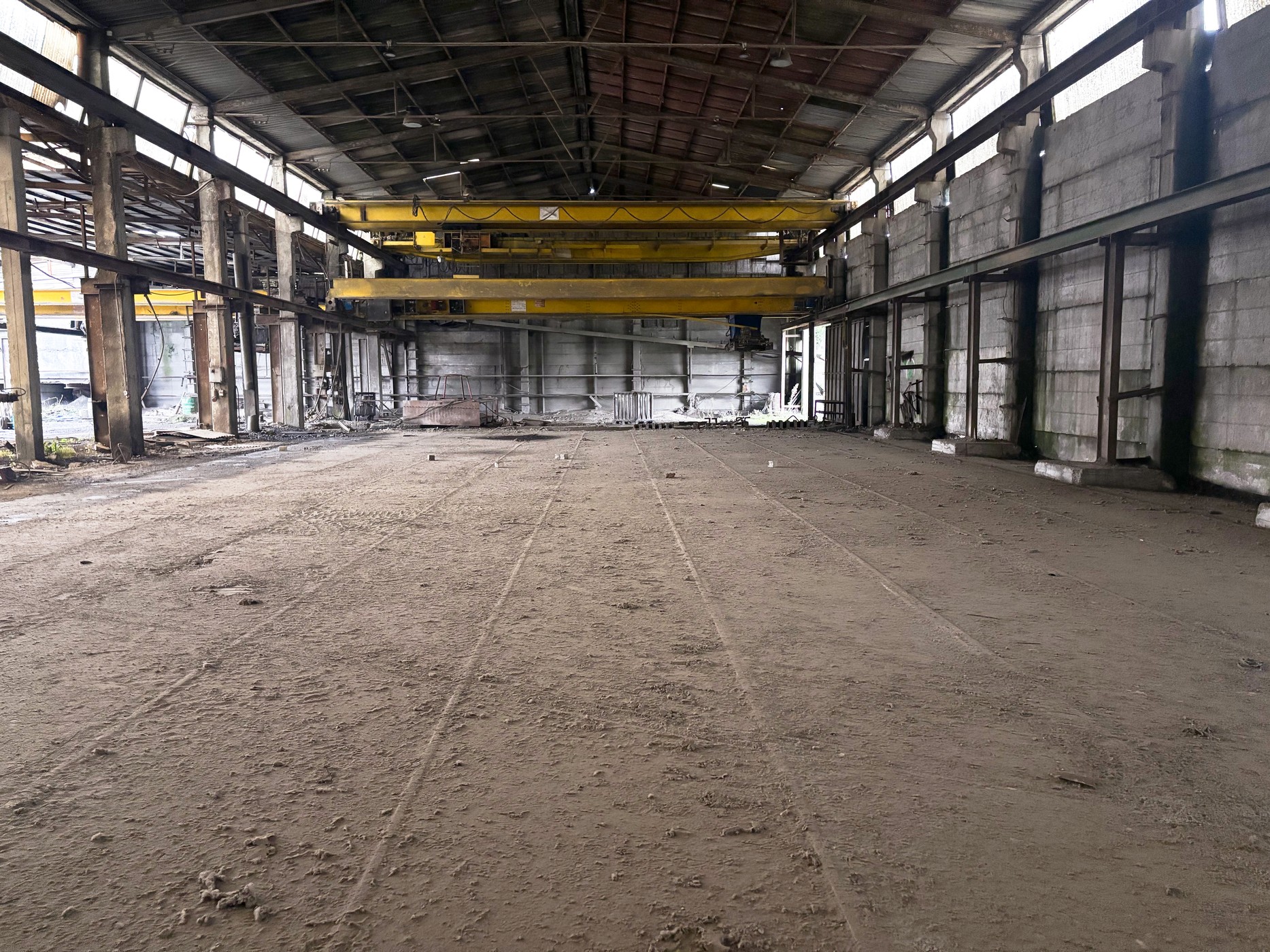 Buitenopslag (6200m²) en opslagruimte (400m²) te huur in Waregem - photo 4
