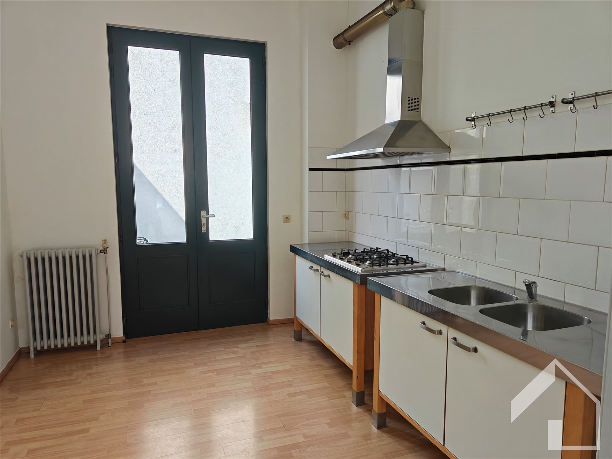 Herenhuisje met 3 slaapkamers + terras - foto 4