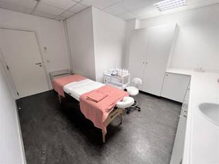 Praktijkruimte in consultatiecentrum op toplocatieDit consultatiecentrum is de perfecte start voor beginnende ondernemers om zijn/ haar netwerk uit...