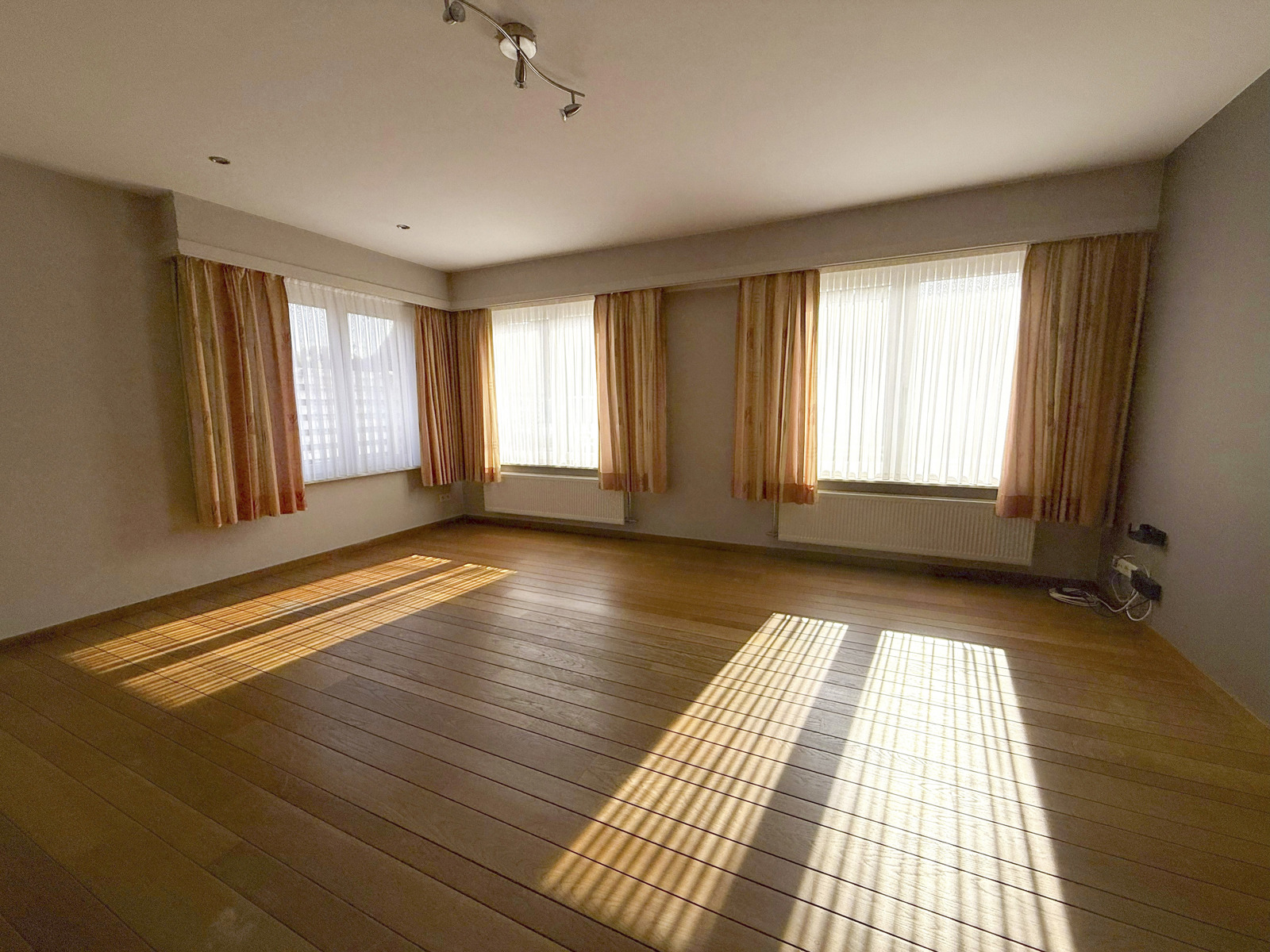 Recente halfopen bebouwing gelegen op een perceel van ca. 385 m². - foto 4