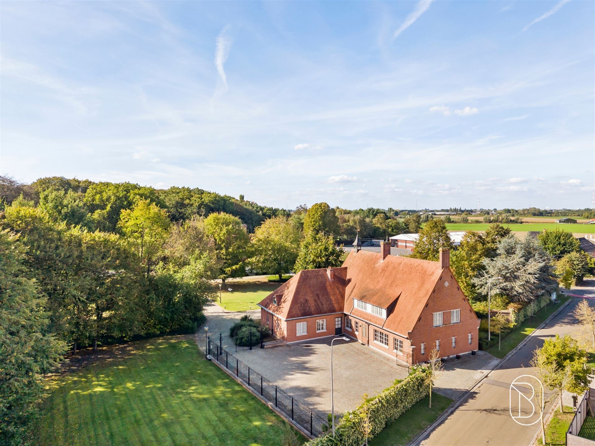 Landhuis-villa in Deerlijk omgeven door groen met 4 kamers - foto 4