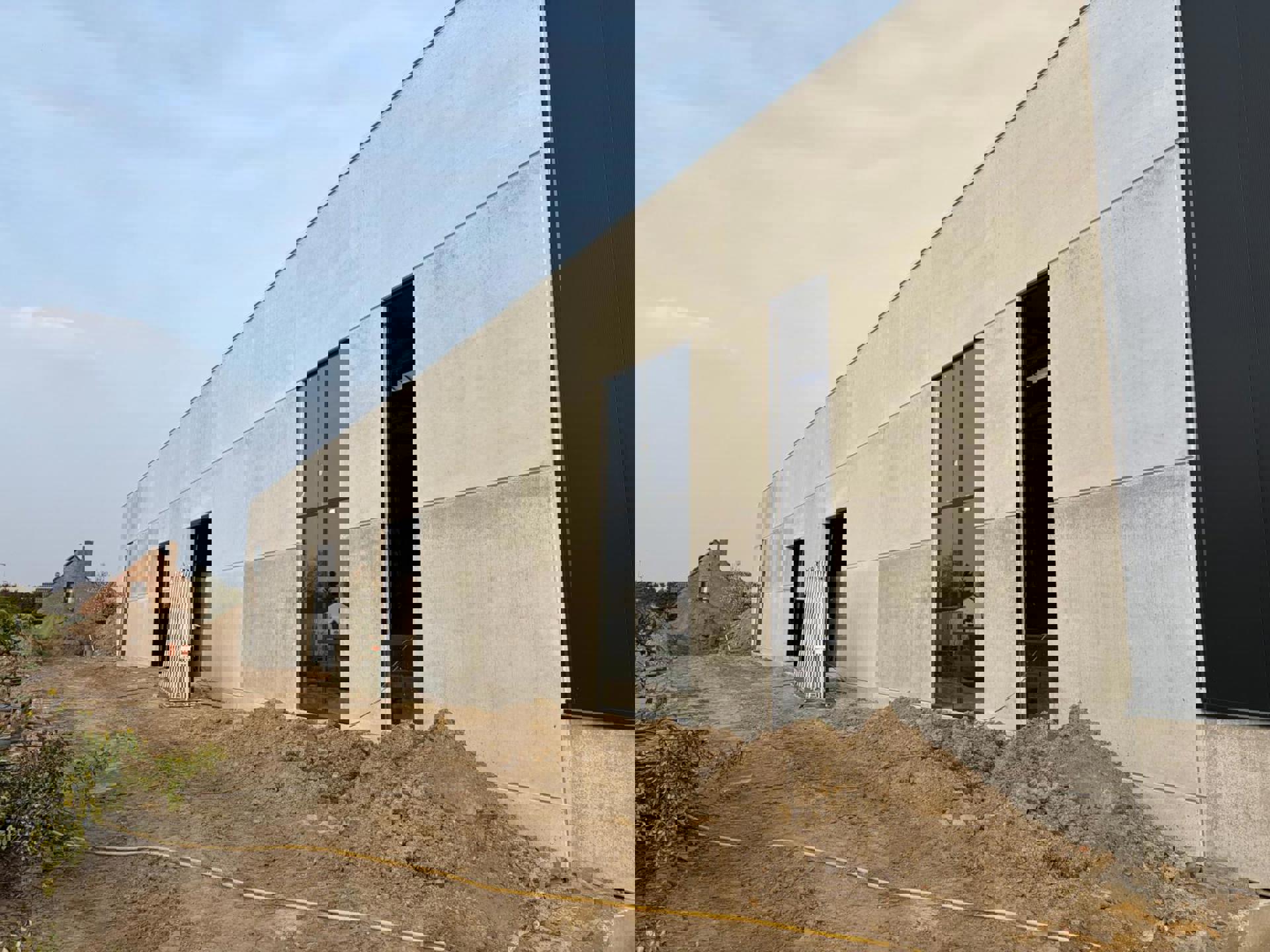 Nieuwbouw KMO unit van 387m² met 2 sectionale poorten te koop op toplocatie! - foto 3