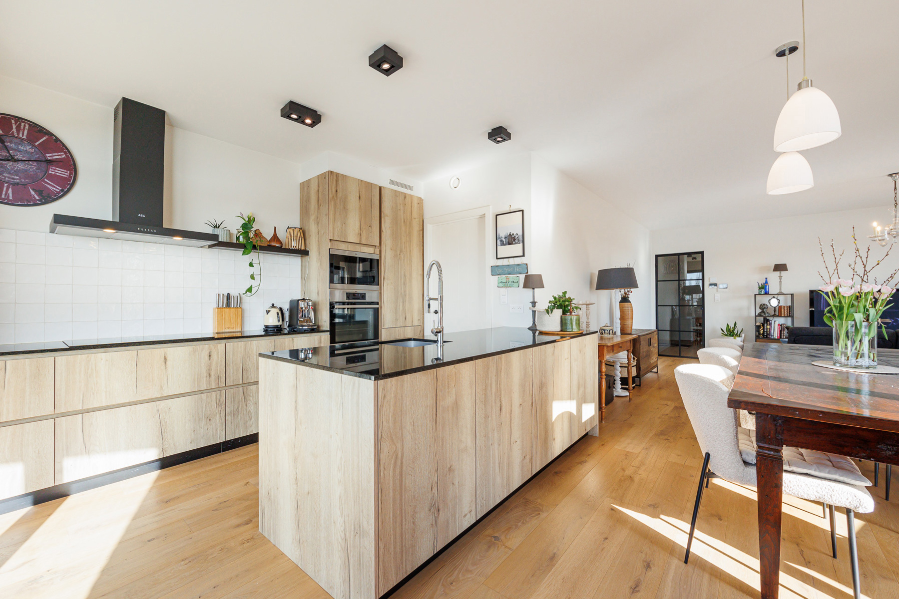 Ruim appartement met uniek zicht op water - foto 5