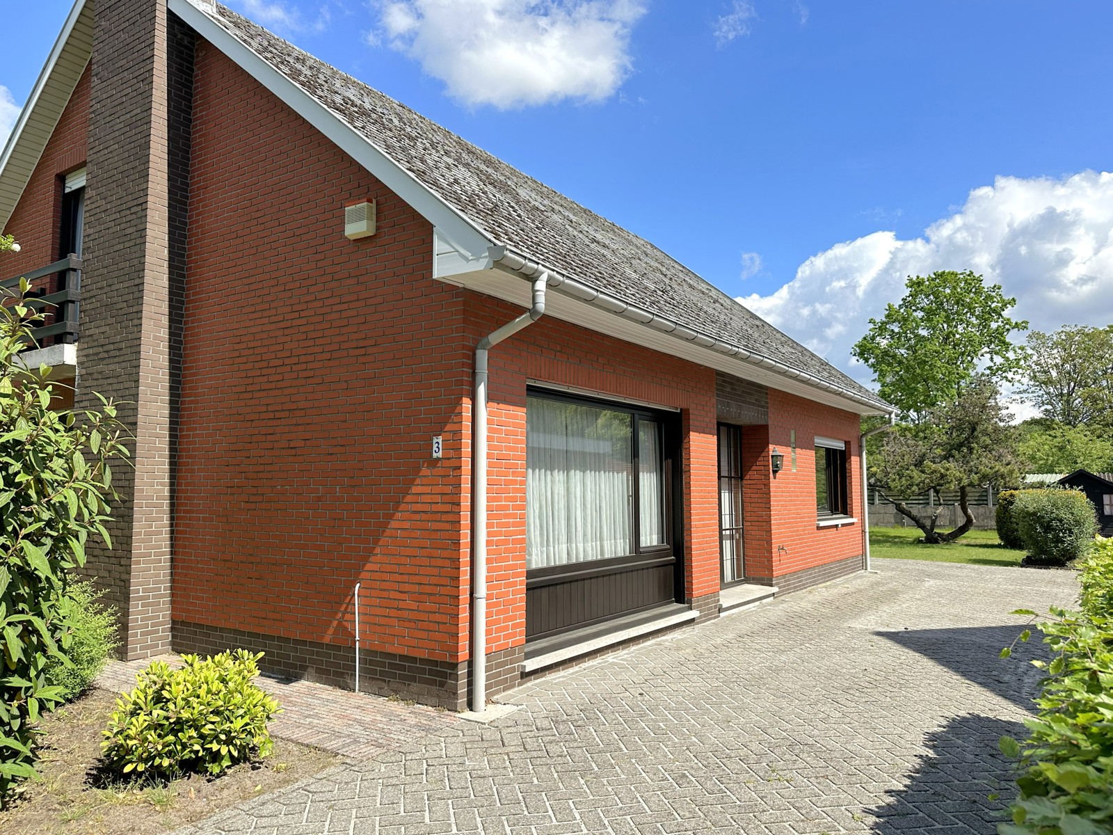 Vrijstaande woning met alle voorzieningen op het gelijkvloers! - foto 2