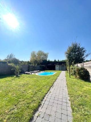 Gezinswoning in een doodlopende straat te Schiplaken EPC AOntdek deze warme, halfopen gezinswoning te Schiplaken met een prachtige zuidgerichte tuin,...