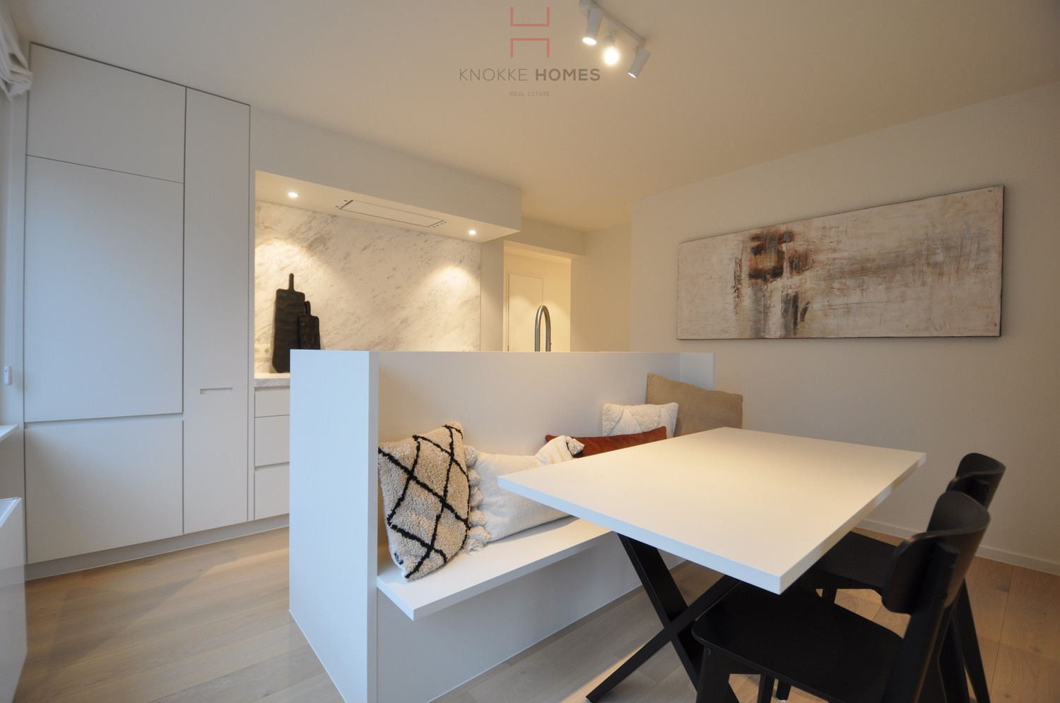 Volledig gerenoveerd hoekappartement gelegen op enkele stappen van de zee en de Lippenslaan - photo 5