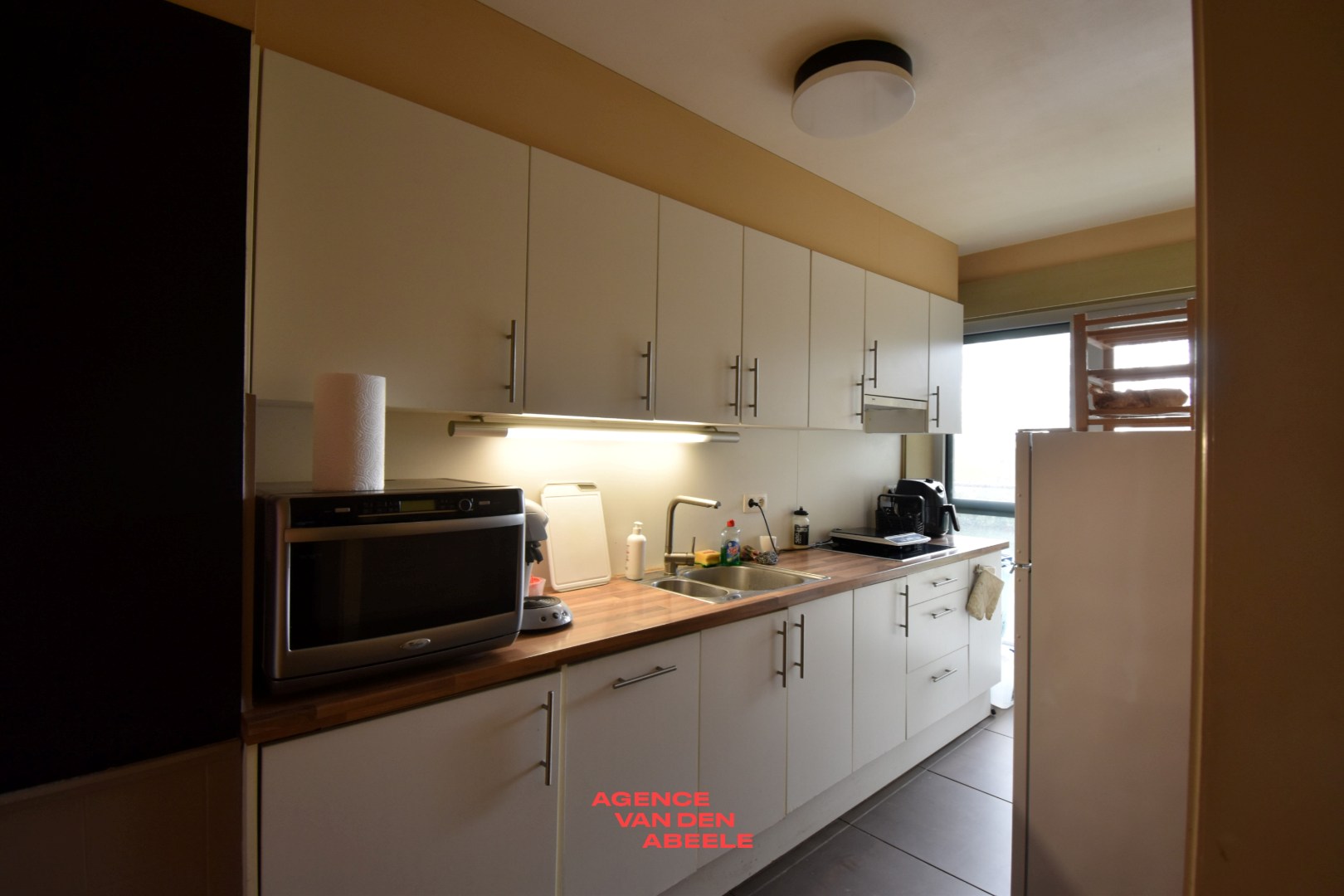 Uitzonderlijk breed appartement met 2 slaapkamers en terras - foto 5