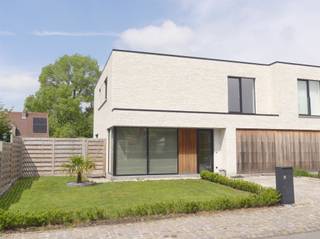 Deze recente halfopen nieuwbouwwoning heeft een rustig ligging in Esen, met een vlotte verbinding naar Diksmuide waar u alle nodige...