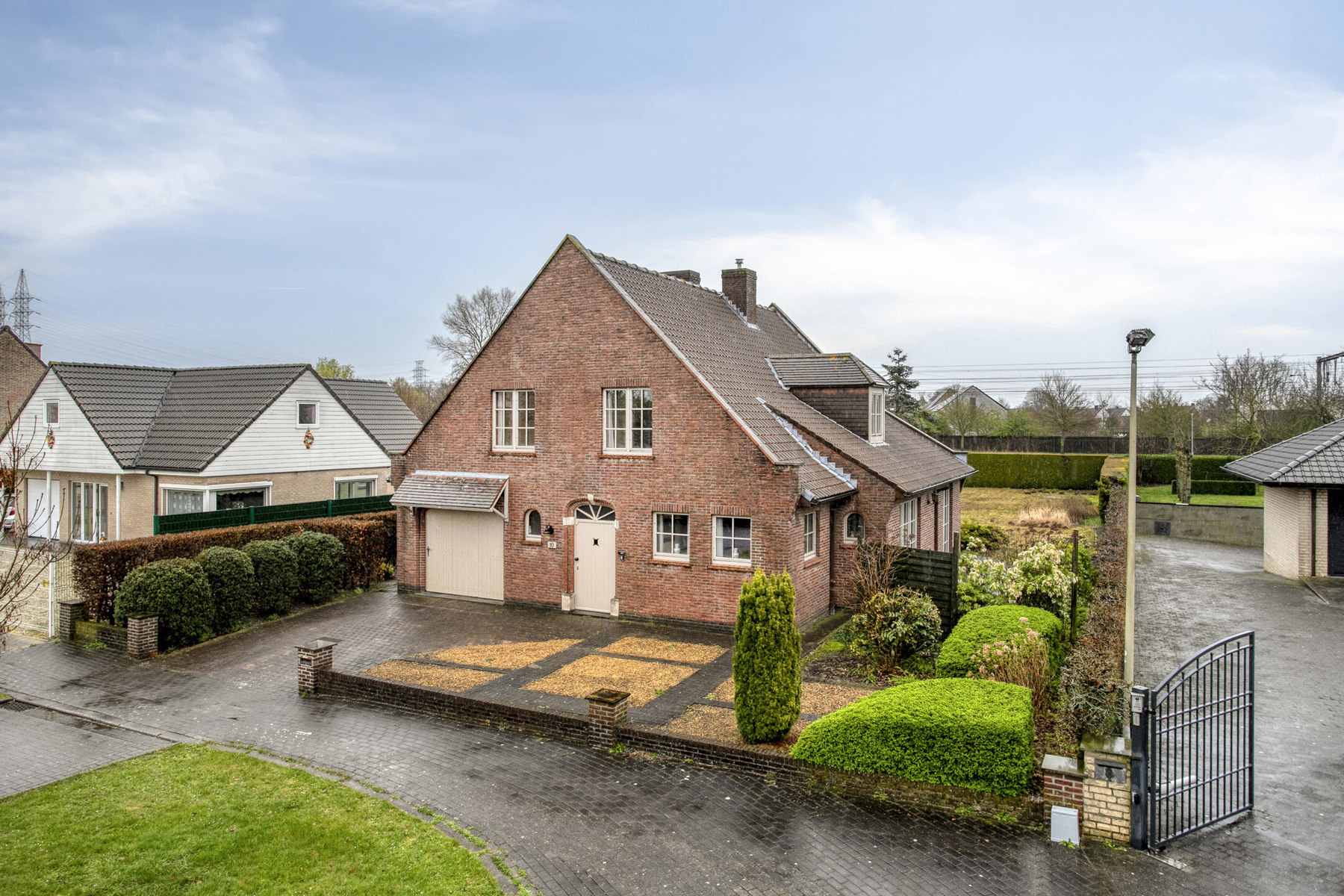 Zeer ruime villa met 4 slaapkamers!! - foto 3