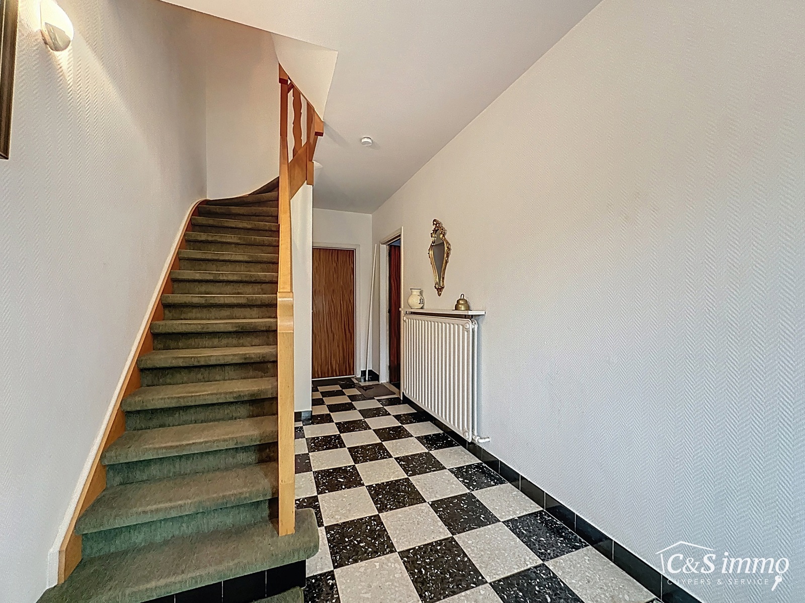 Goed Onderhouden Woning in Rustige Straat met Tuin en Garage - foto 5