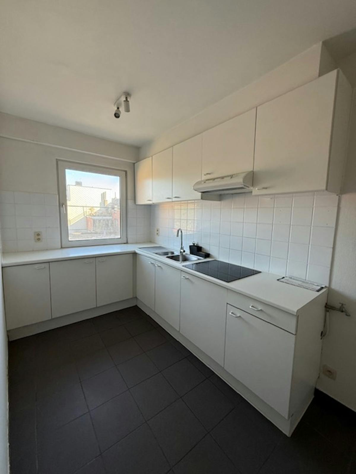 Lichtrijk appartement met 1 slaapkamer in Schilde. - foto 4