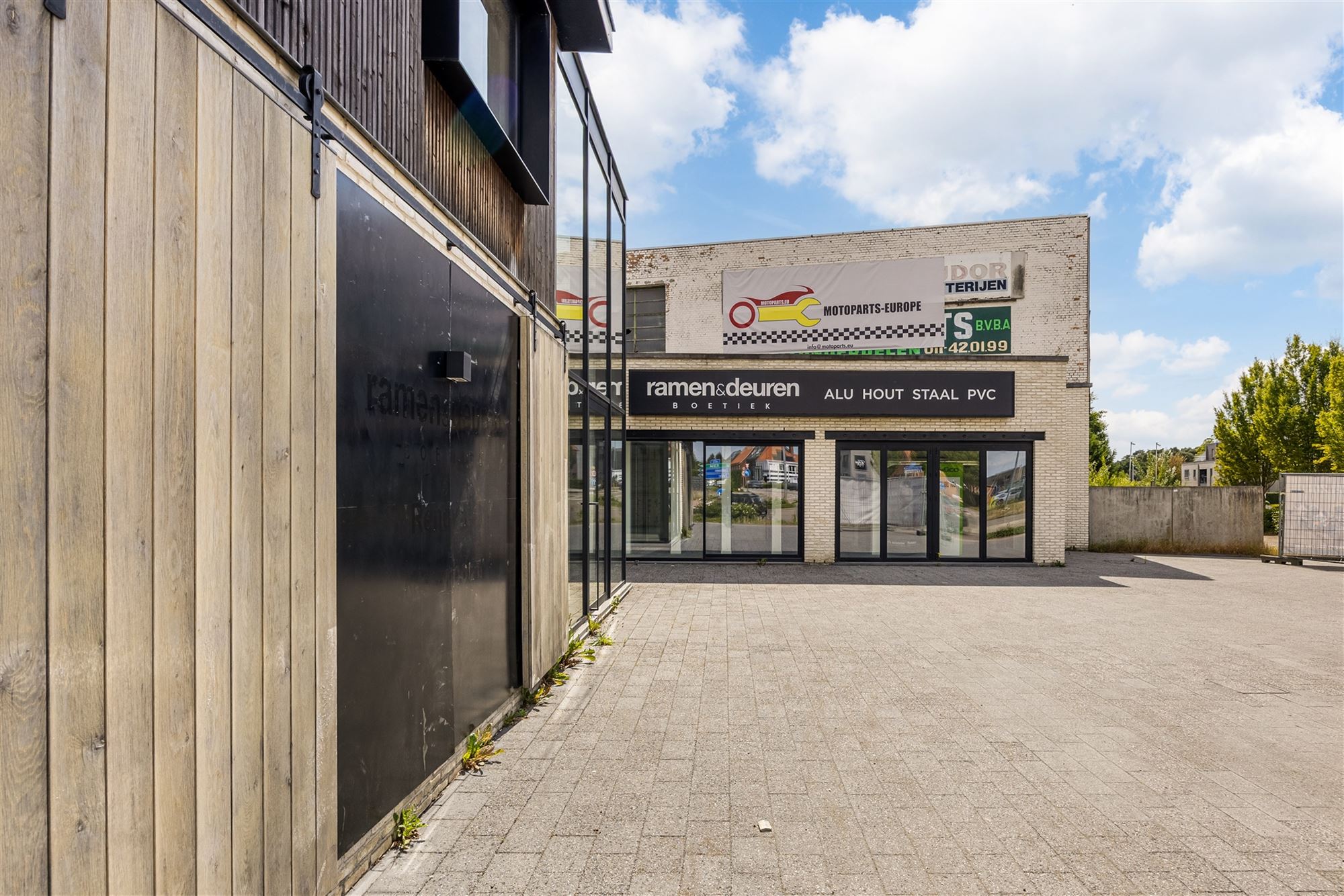 Commercial - photo 2