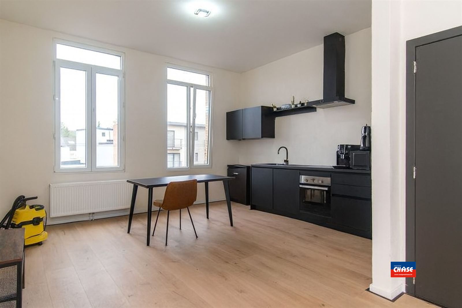 Gerenoveerd appartement met 2 slaapkamers - foto 3