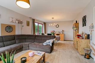 Welkom in Haacht! Op de eerste verdieping van een centraal gelegen gebouw in het hart van Haacht vind je dit ruime appartement met een...