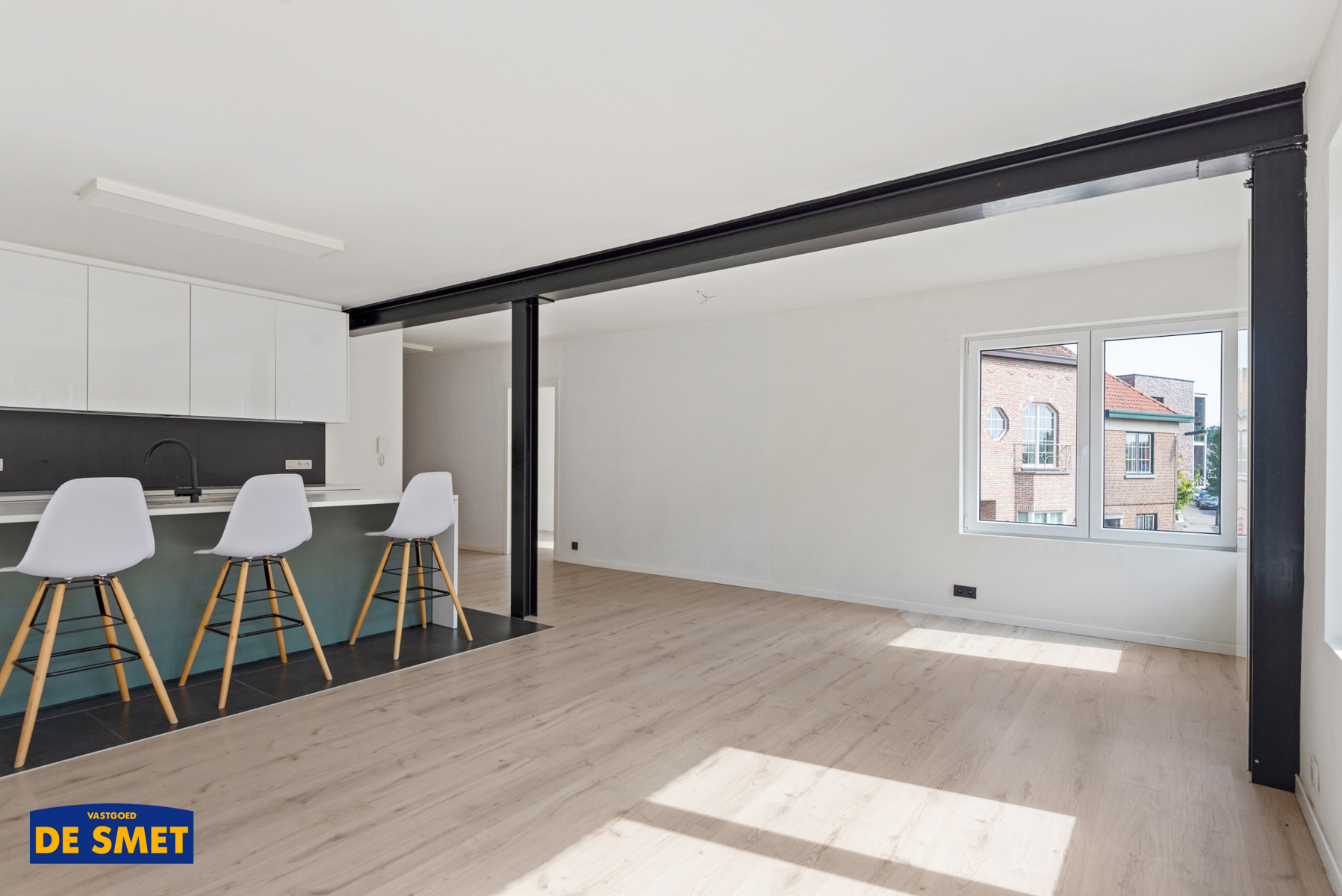 Volledig vernieuwd appartement met achteraan gelegen garage - foto 5