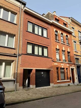 ELSENE – ULB, VUB, FLAGEYDeze woning combineert ruimte, licht en rust. Dankzij de slimme indeling en grote raampartijen geniet je van een open en...