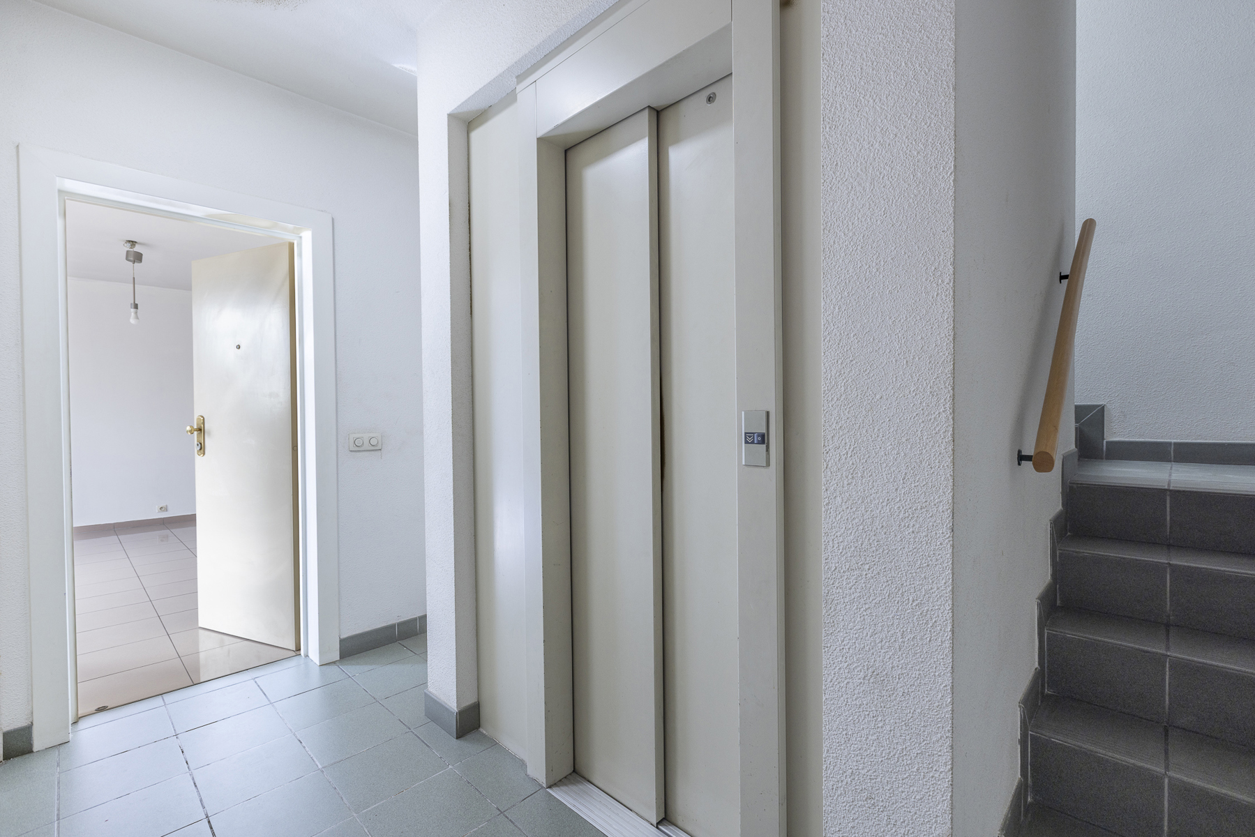 Appartement met 2 slaapkamers, 2 terrassen &amp; autostaanplaats - foto 3