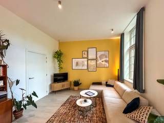 <strong>1-slaapkamer appartement top een prachtige locatie! </strong><br /><br />Dit appartement is gelegen op de 1ste verdieping en beschikt over een zuid gericht terras, veel lichtinval en een schitterend uitzicht op een rustgevend en historisch park, een weiland-vallei en een uitzonderlijk patrimonium aan zeldzame, oude uitheemse en inheemse bomen.<br /><br />Het appartement omvat een ruime lichtrijke leefruimte met volledig geïnstalleerde open keuken, een bergruimte met aansluiting voor wasmachine en droogkast, een apart toilet, een slaapkamer en een badkamer met inloopdouche, lavabo en toilet. Bij het appartement hoort ook een kelderberging, autostaanplaats en een gemeenschappelijke afgesloten fietsenstalling.<br /><br />In het gebouw zijn er ook twee logeerkamers, waarvan gebruik gemaakt kan worden voor vrienden of familie die willen blijven overnachten. Voor de kinderen of kleinkinderen is er een binnen kinderspeelruimte voorzien van speelgoed. <br /><br />Het appartement is gelegen nabij de Tiensesteenweg te Lovenjoel (Bierbeek). Hierdoor heb je een goede verbinding tot Leuven met de wagen, de fiets of het openbaar vervoer. Met de fiets doe je er 15 minuten over om de 5 km af te leggen tot Leuven. Ook de verbinding met de E40 is zeer vlot bereikbaar.<br /><br />Dit appartement is uiterst geschikt om luxueus te wonen in een rustige groene omgeving met veel fiets en wandelmogelijkheden & wellness- en sportfaciliteiten die lichaam en geest verwennen. In het appartementsgebouw bevindt zich ook het binnenzwembad met zonneterras & sauna, de fitnessruimte, de wasserette en de sfeervolle lounge met gashaard. Alles vlakbij en rechtstreeks te betreden vanuit de gangen van het gebouw.<br /><br />Beschikbaar vanaf 1 februari 2027! Huurprijs: 1.080 euro/maand + 180 euro/ maand provisie gemeenschappelijke kosten, verwarming en warm water + 20€/maand voor het gebruik van de wellness. <br /><br />Graag meer info of een bezoekje? info@immogve.be of 016/56.56.14