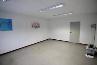 Kantoorruimte (N8) van 30 m² in het gekende Bedrijvencentrum van Tienen aan een zeer interessante huurprijs met o.a. soepele huurvoorwaarden,...